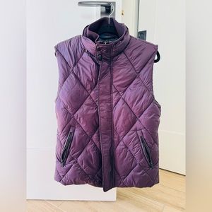 Zara man quilted diamond puffer vest. Men’s medium burgundy